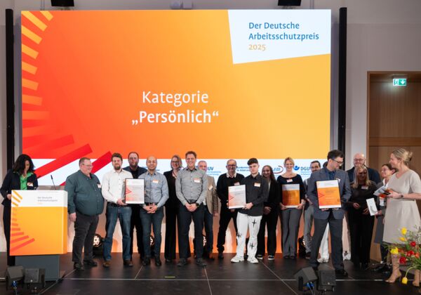 Vertreterinnen der ausgezeichneten und nominierten Unternehmen mit Laudatorin